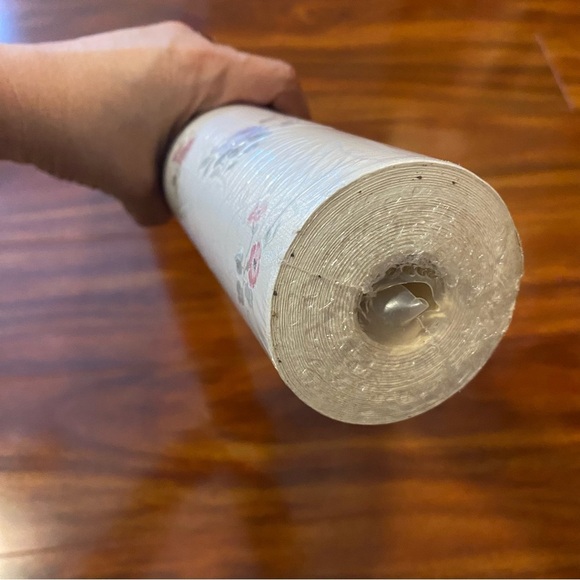 Mirage Sealed Pre-Pasted Solid Sheet Vinyl white floral Print - Picture 9 of 10